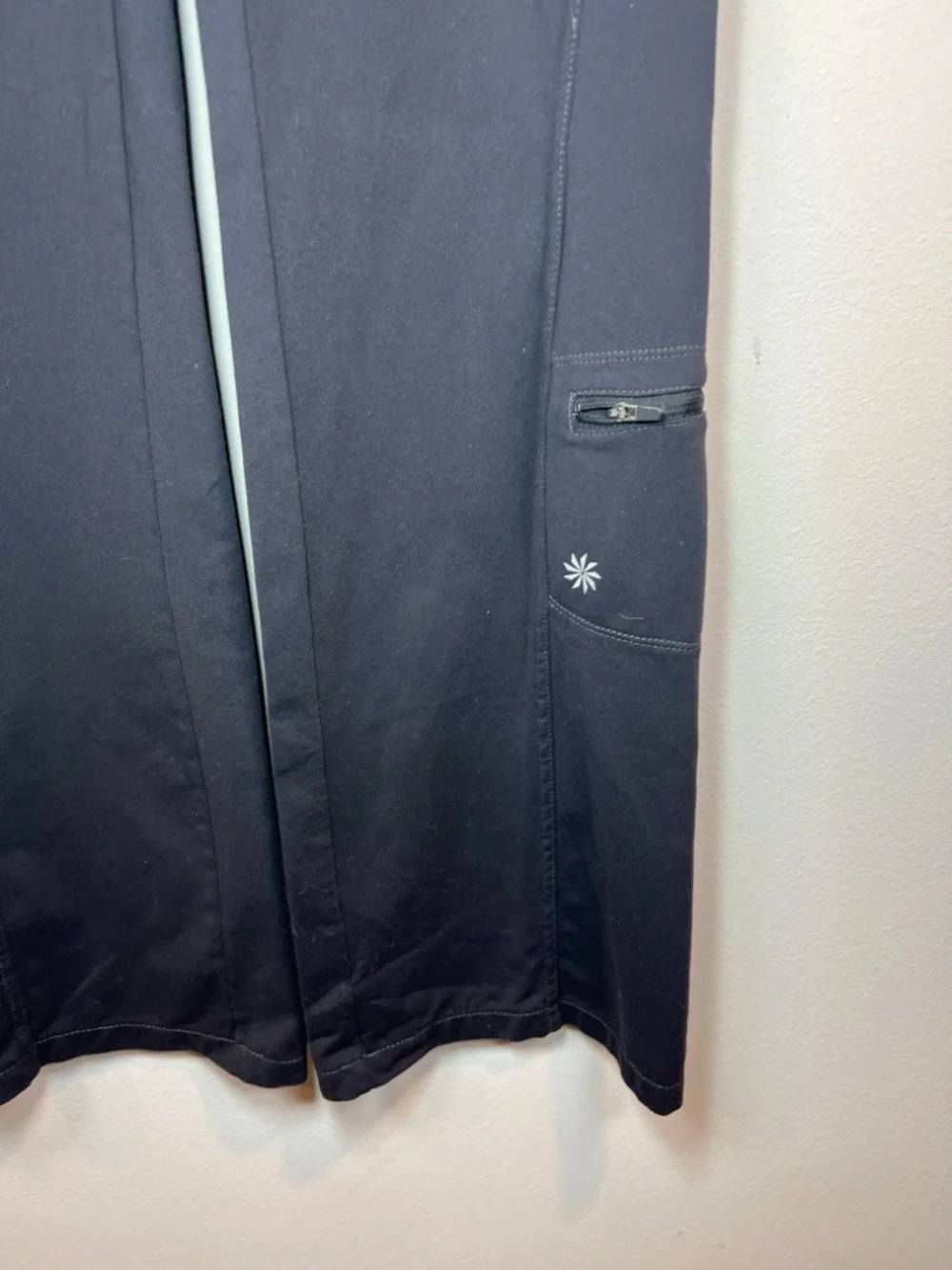 Athleta Pilayo Dipper Pants Dark Gray Pull On Low-Rise Boot-Cut Pockets Sz Small - Picture 5 of 12